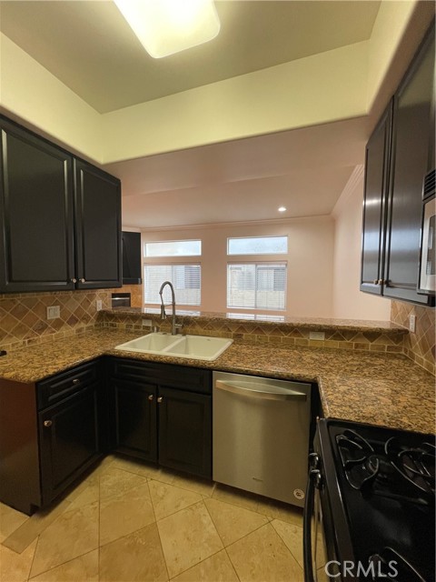 Detail Gallery Image 10 of 50 For 4612 Vista Del Monte Ave #6,  Sherman Oaks,  CA 91403 - 3 Beds | 3 Baths