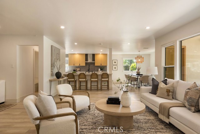 Detail Gallery Image 5 of 74 For 12822 Fairhaven, Santa Ana,  CA 92705 - 6 Beds | 4/1 Baths