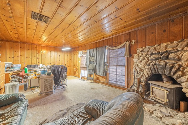 Detail Gallery Image 2 of 29 For 33600 172nd, Llano,  CA 93544 - 3 Beds | 3 Baths