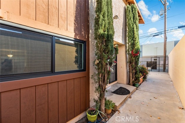 Detail Gallery Image 4 of 27 For 324 E Avenue Q7, Palmdale,  CA 93550 - 2 Beds | 2 Baths