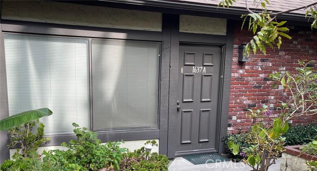 Detail Gallery Image 1 of 24 For 1637 N Verdugo Rd a,  Glendale,  CA 91208 - 2 Beds | 2/1 Baths