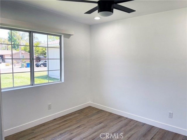 6221 Glide Avenue, Woodland Hills CA: https://media.crmls.org/medias/79ea1ace-9c52-4560-a899-6a89630ea056.jpg