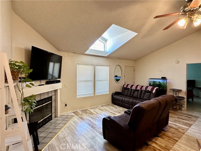Detail Gallery Image 4 of 23 For 24414 University Ave #57,  Loma Linda,  CA 92354 - 3 Beds | 2 Baths