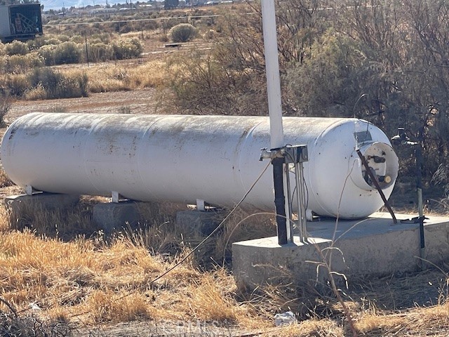 1925 62nd St W., Rosamond CA: https://media.crmls.org/medias/79ebfee7-86f0-4869-8a22-cb3bc3fe6945.jpg