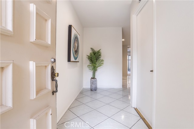 Detail Gallery Image 12 of 35 For 10111 Melinda Way #2,  Northridge,  CA 91325 - 3 Beds | 2/1 Baths