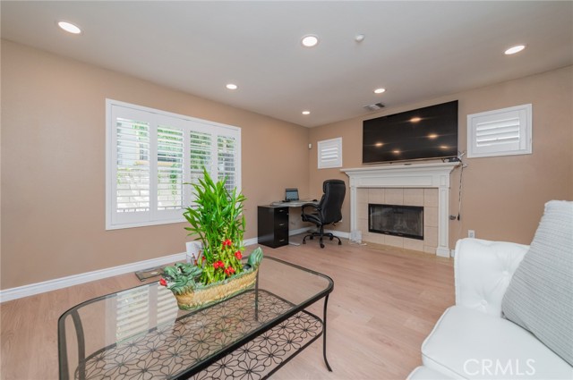 Detail Gallery Image 3 of 20 For 819 W Duarte Rd, Monrovia,  CA 91016 - 4 Beds | 2/1 Baths