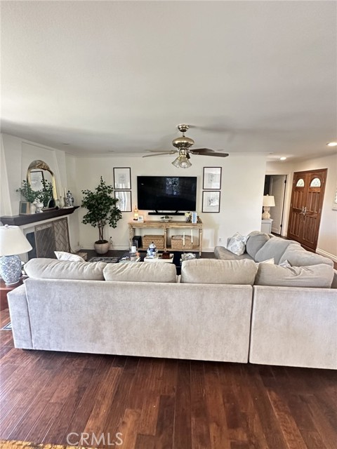 3093 Rollings Avenue, Thousand Oaks CA: https://media.crmls.org/medias/79ed2e49-bcd1-4152-83fc-c4deb4ea12c8.jpg