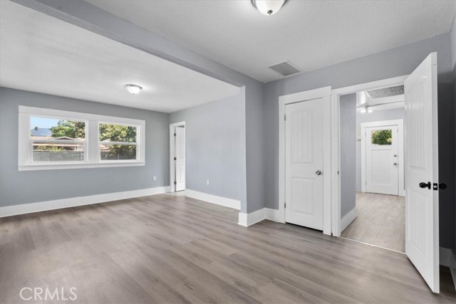 464 W 14th Street, San Bernardino CA: https://media.crmls.org/medias/79ed8f70-55d7-4885-baf5-5b832beed8b2.jpg