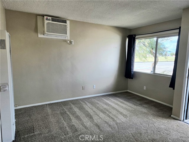Detail Gallery Image 3 of 10 For 981 W Kimball Ave, Hemet,  CA 92543 - 1 Beds | 1 Baths
