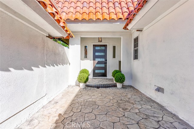 26 Seton, Irvine CA: https://media.crmls.org/medias/79edd3de-a0c3-4b35-81a1-265acf1a676f.jpg