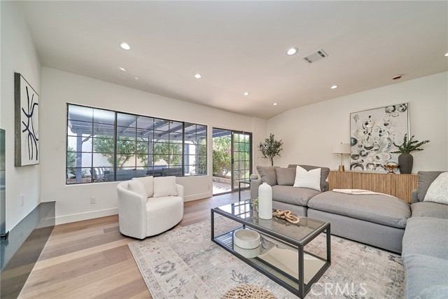 Detail Gallery Image 25 of 74 For 9604 Swinton, North Hills,  CA 91343 - 4 Beds | 3 Baths