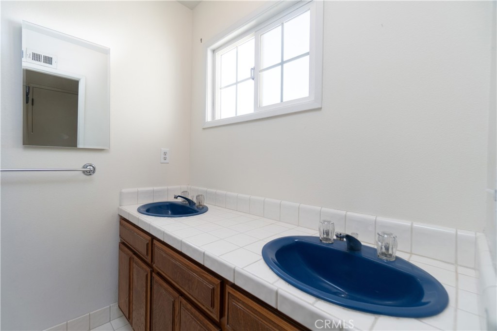 MLS #OC25162485 img 20