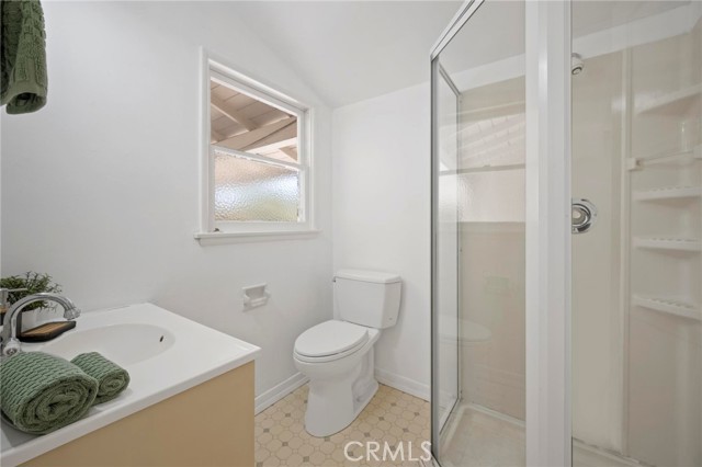 Detail Gallery Image 11 of 30 For 6820 Encino Ave, Van Nuys,  CA 91406 - 3 Beds | 2 Baths
