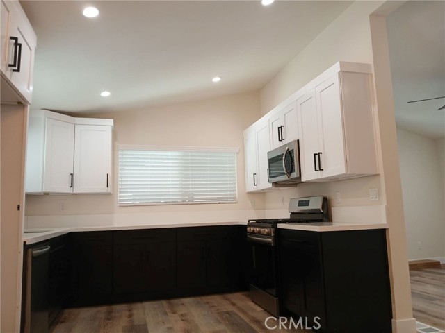 Detail Gallery Image 11 of 34 For 22768 Skylink Dr, Canyon Lake,  CA 92587 - 2 Beds | 2 Baths