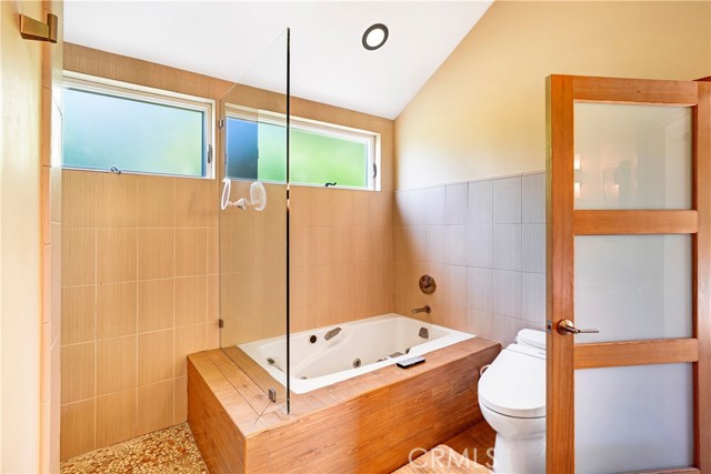 Detail Gallery Image 46 of 56 For 10707 Rochester, Los Angeles,  CA 90024 - 3 Beds | 3 Baths