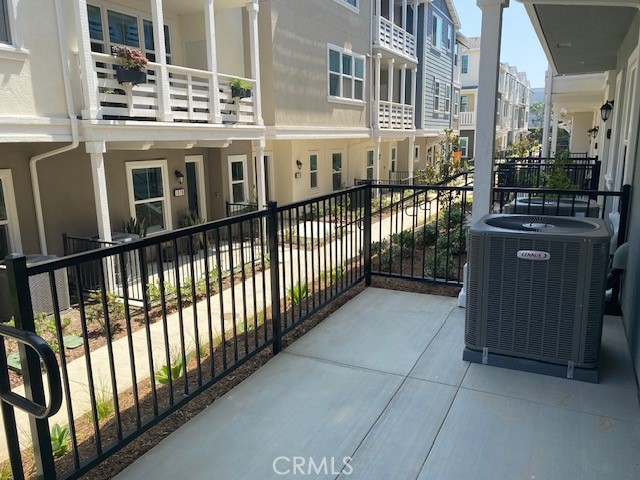 1369 Wingfoot, Carson CA: https://media.crmls.org/medias/79f106ea-dc70-4fa2-ab95-0b864c5a461c.jpg