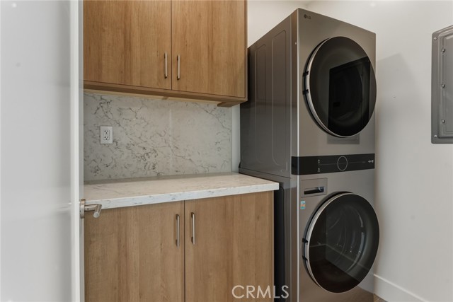 Detail Gallery Image 29 of 39 For 6200 Woodlake Ave, Woodland Hills,  CA 91367 - 3 Beds | 2 Baths