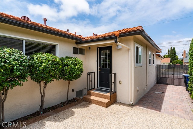 2270 W 231st Street, Torrance CA: https://media.crmls.org/medias/79f14446-bbc1-403e-bdf2-8a2bb36068fd.jpg