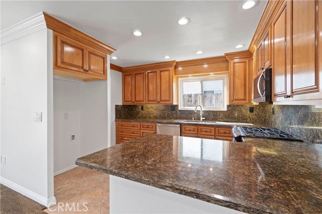 Detail Gallery Image 11 of 20 For 777 W Casmalia St, Rialto,  CA 92377 - 4 Beds | 2 Baths