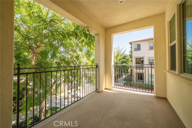 877 Orchid Way, Azusa CA: https://media.crmls.org/medias/79f24f90-a971-49b1-97ae-8c18e4a9a8b5.jpg