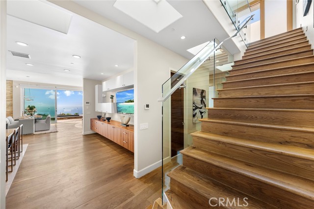 3355 Alta Laguna Boulevard, Laguna Beach CA: https://media.crmls.org/medias/79f2737a-2a3e-458b-813e-eac9265d5a13.jpg