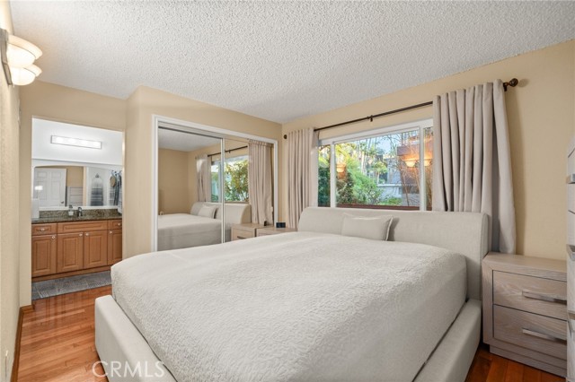 Detail Gallery Image 9 of 32 For 1523 E Windsor Rd 101a,  Glendale,  CA 91205 - 3 Beds | 2 Baths