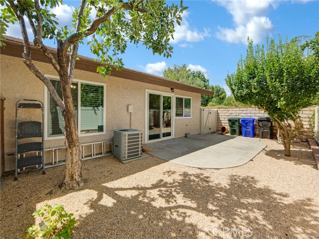 Detail Gallery Image 9 of 30 For 25690 Neblina Ct, Valencia,  CA 91355 - 2 Beds | 2 Baths