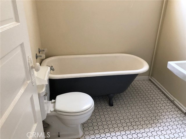 1029 Salem Street, Chico CA: https://media.crmls.org/medias/79f34366-bbc9-4fb2-afc4-ae983a5f68ef.jpg