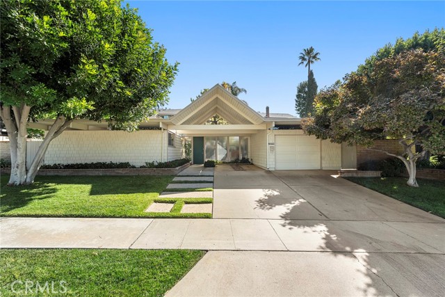 Detail Gallery Image 2 of 56 For 1074 N Granada, Orange,  CA 92869 - 5 Beds | 2 Baths