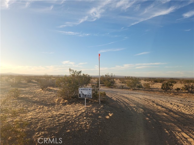 Detail Gallery Image 5 of 9 For 19200 Chisholm Trl, Helendale,  CA 92342 - – Beds | – Baths