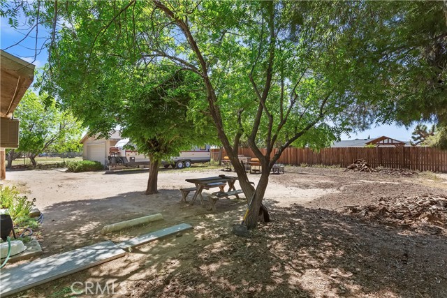 7486 Earhart Avenue, Hesperia CA: https://media.crmls.org/medias/79f4ca28-c033-4423-8b36-05ea7cd4ac64.jpg