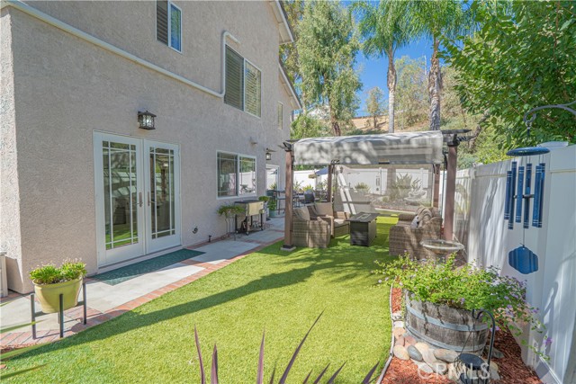 Detail Gallery Image 44 of 65 For 20019 Nutcracker Ct, Canyon Country,  CA 91351 - 4 Beds | 2/1 Baths