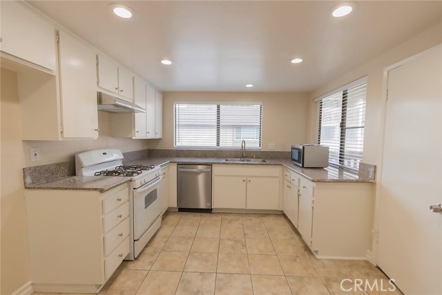 28205 Ridgepoint Court, Rancho Palos Verdes CA: https://media.crmls.org/medias/79f66e29-3ade-4553-8da9-83e25ba96264.jpg