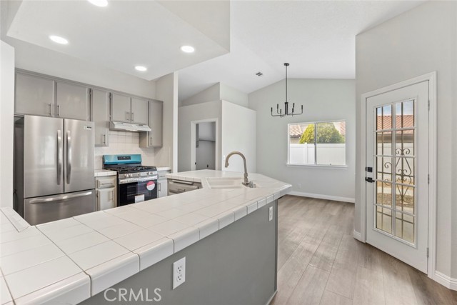 Detail Gallery Image 4 of 24 For 12431 Parkwood Pl, Victorville,  CA 92392 - 3 Beds | 2 Baths