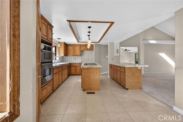 Detail Gallery Image 12 of 70 For 5328 Shirley J, Wrightwood,  CA 92397 - 8 Beds | 4/1 Baths