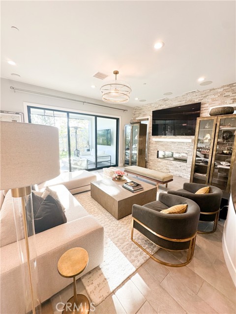 Detail Gallery Image 9 of 48 For 12039 Estrella Pl, Porter Ranch,  CA 91326 - 5 Beds | 5 Baths
