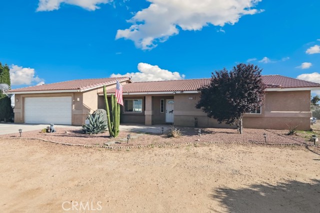 Detail Gallery Image 4 of 37 For 8865 7th St, Phelan,  CA 92392 - 3 Beds | 2 Baths