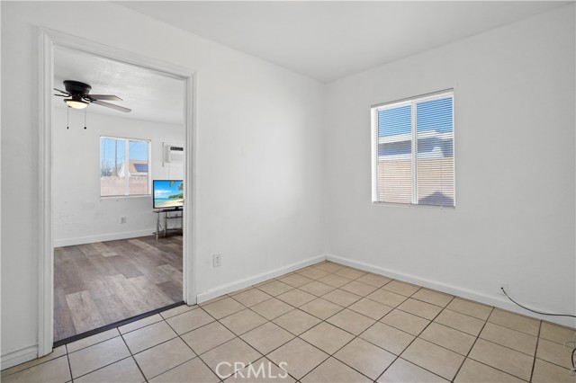 44043 Hoban Avenue, Lancaster CA: https://media.crmls.org/medias/79f92cbb-71ba-4bf5-9d07-a49ba3a83592.jpg