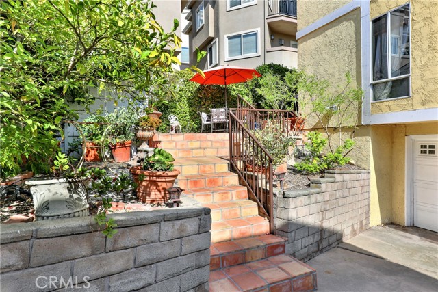 834 15th Street, Hermosa Beach CA: https://media.crmls.org/medias/79f95128-eafa-4b3d-9ba6-3928908b8b66.jpg