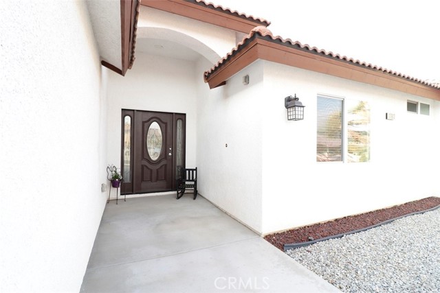 Detail Gallery Image 2 of 41 For 17912 Eucalyptus St, Hesperia,  CA 92345 - 4 Beds | 2/1 Baths
