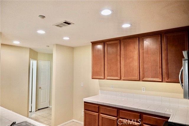 Detail Gallery Image 7 of 26 For 25798 Iris Ave #B,  Moreno Valley,  CA 92551 - 2 Beds | 2/1 Baths