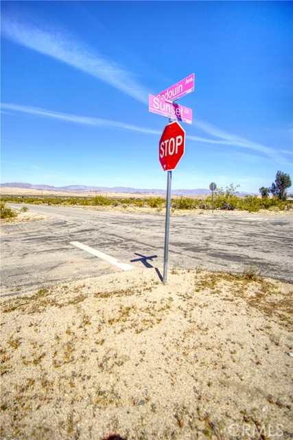 Detail Gallery Image 4 of 4 For 7500 Sunset, Twentynine Palms,  CA 92277 - – Beds | – Baths