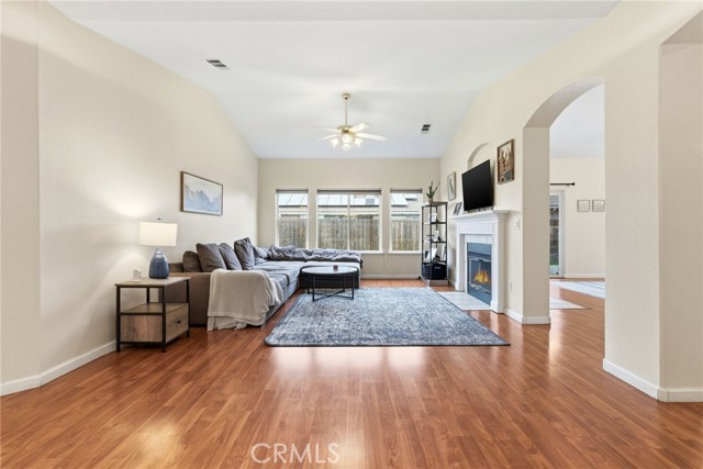 Detail Gallery Image 9 of 41 For 535 Mallard, Lemoore,  CA 93245 - 3 Beds | 2 Baths