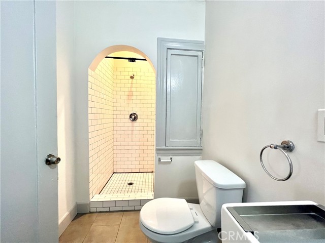 122 S Westmoreland Ave, Los Angeles CA: https://media.crmls.org/medias/79fc6517-8ef0-47b1-ac43-60ee1549ded7.jpg