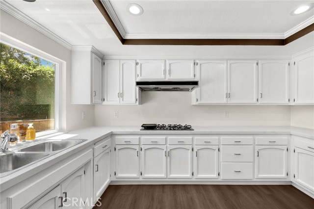 Detail Gallery Image 10 of 61 For 754 Stanford Cir, Placentia,  CA 92870 - 6 Beds | 4 Baths