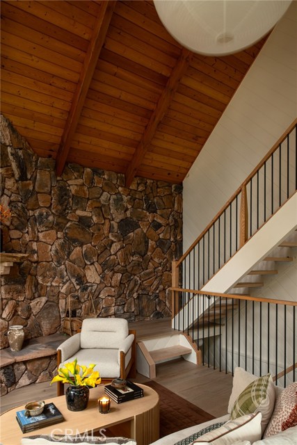 Detail Gallery Image 4 of 31 For 28443 Altamont Ct, Lake Arrowhead,  CA 92352 - 3 Beds | 2/1 Baths