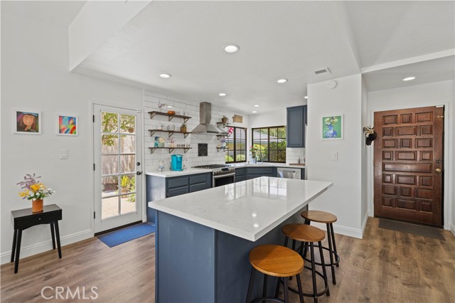 26175 Montolla Lane, Valencia CA: https://media.crmls.org/medias/79fd012f-9bd9-4f05-97ed-d261a96f0f9a.jpg
