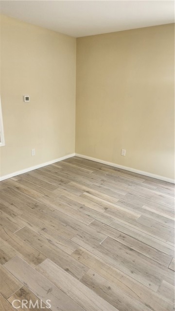 Detail Gallery Image 3 of 3 For 1043 West 107th Street #1,  Los Angeles,  CA 90044 - 2 Beds | 1 Baths