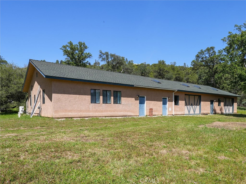 https://media.crmls.org/medias/79fd5439-a44b-4933-acb0-3dc1bbbf337e.jpg?preset=X-Large