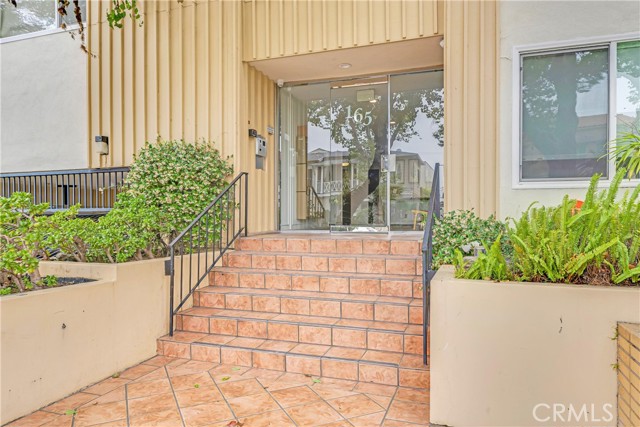 165 N Swall Drive, Beverly Hills CA: https://media.crmls.org/medias/79fd5642-c9c2-49b5-805e-26b8cad11575.jpg